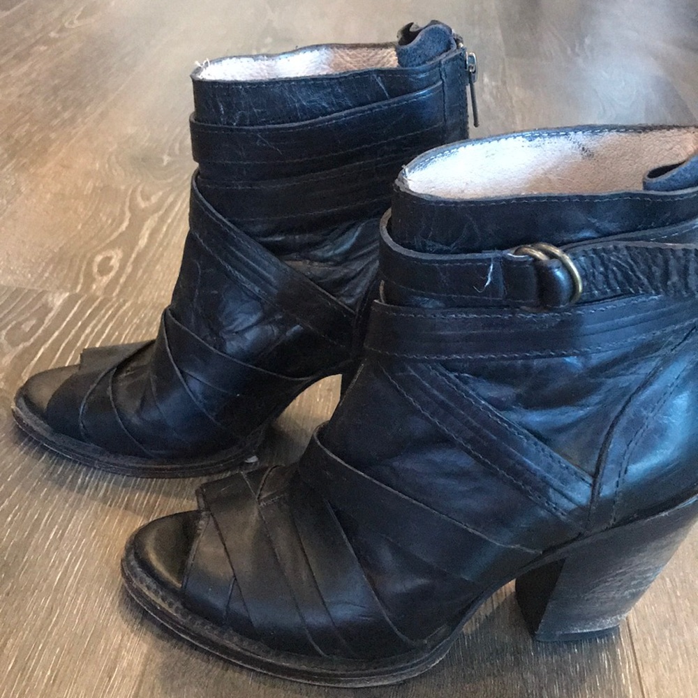Freebird size 7 booties